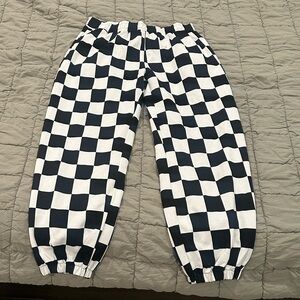 AMPERSAND AVE Women’s Checkered Joggers in Black and White